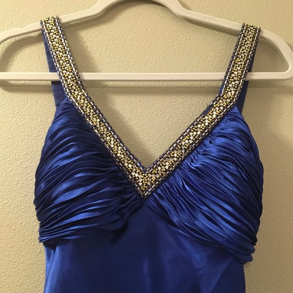 Beaded V-neck Floor Length Gown - Picture 2 of 7